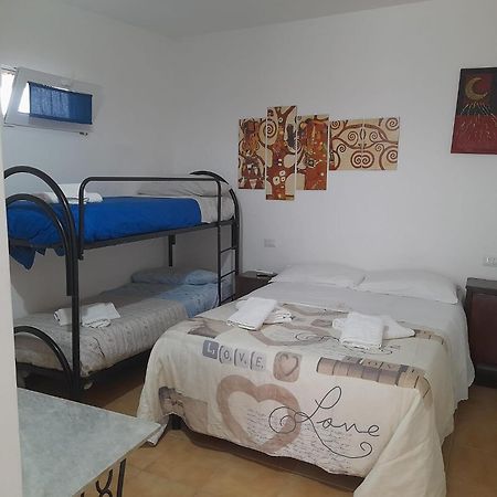 Guest House Parabita Luaran gambar