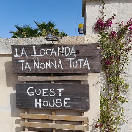 Guest House Parabita Luaran gambar