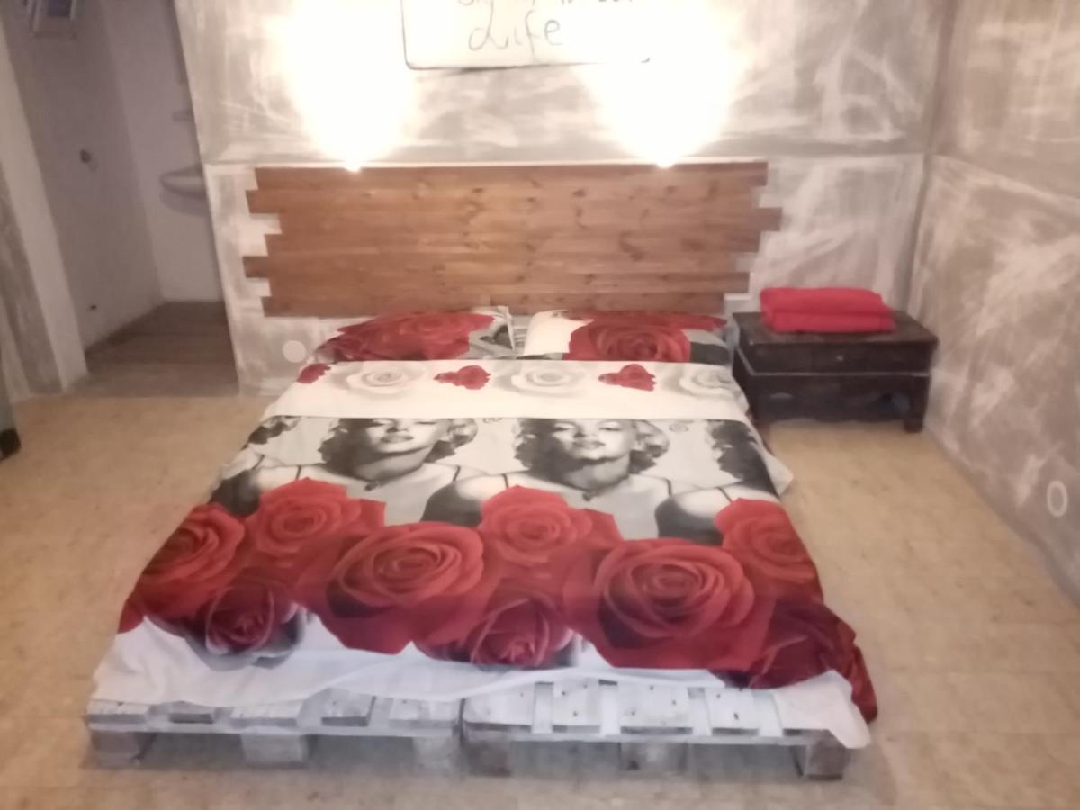 Guest House Parabita Luaran gambar