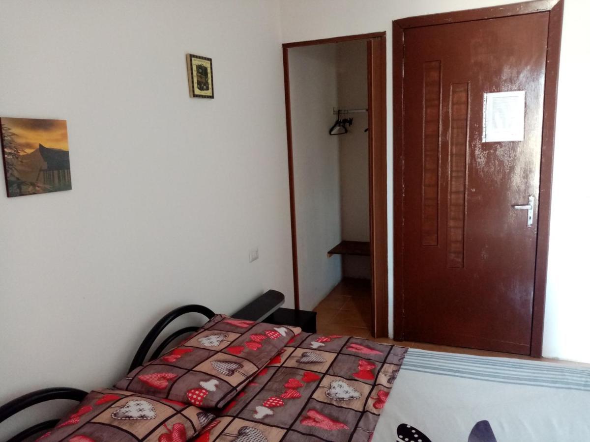 Guest House Parabita Luaran gambar