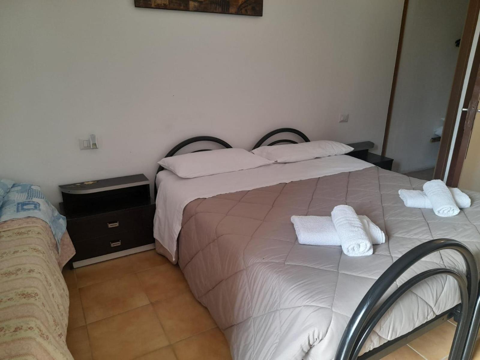 Guest House Parabita Luaran gambar