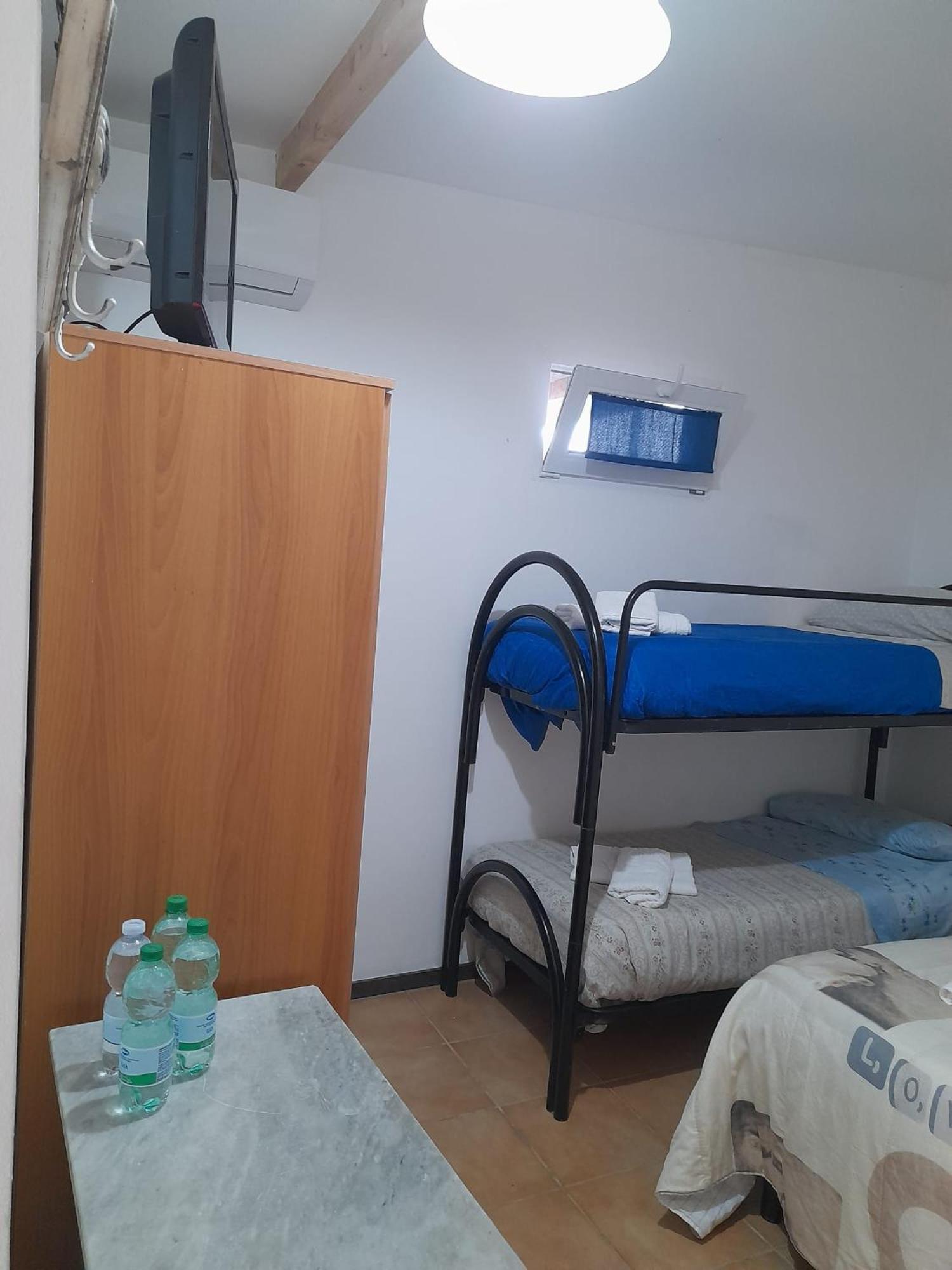 Guest House Parabita Luaran gambar