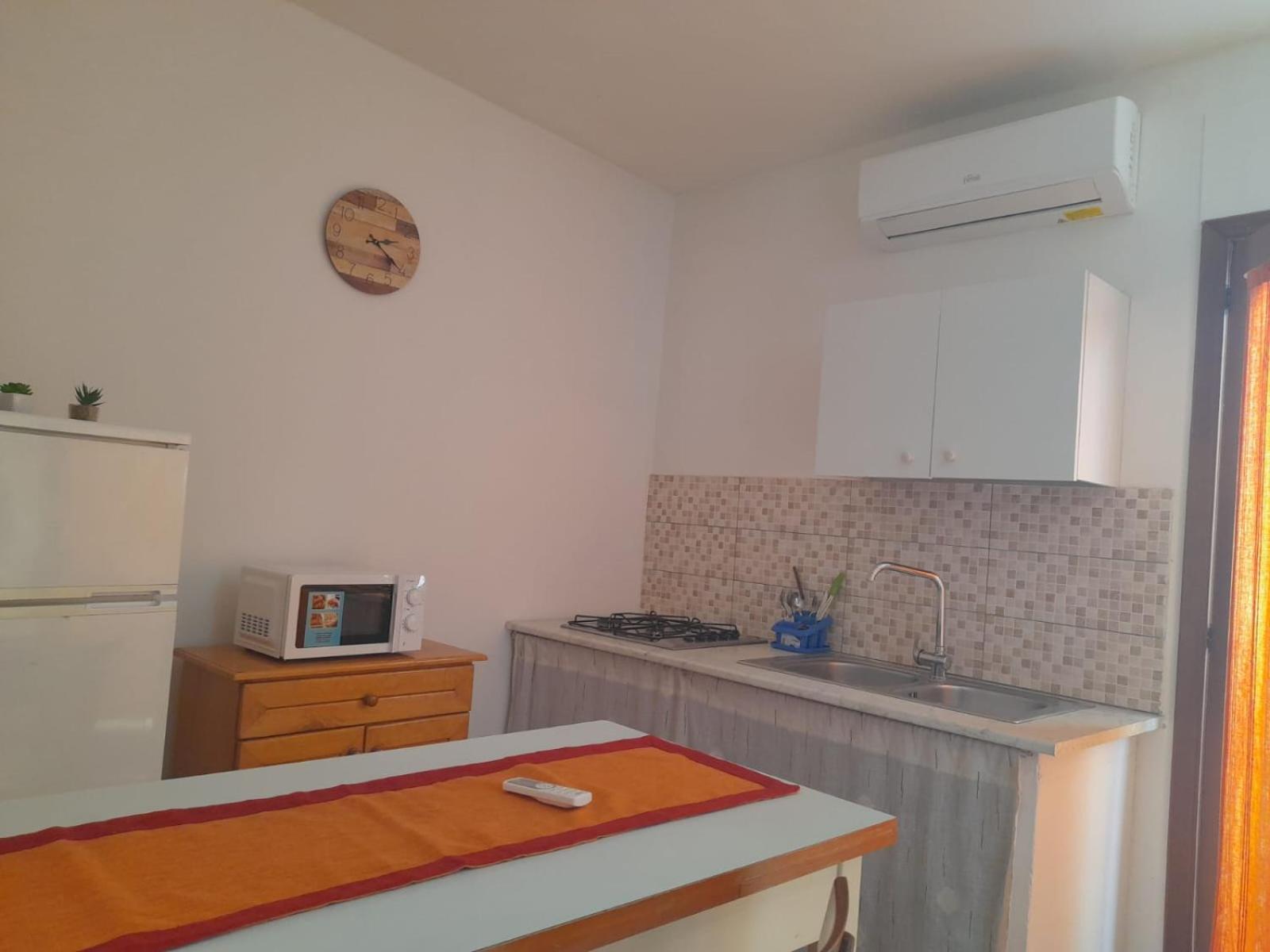 Guest House Parabita Luaran gambar