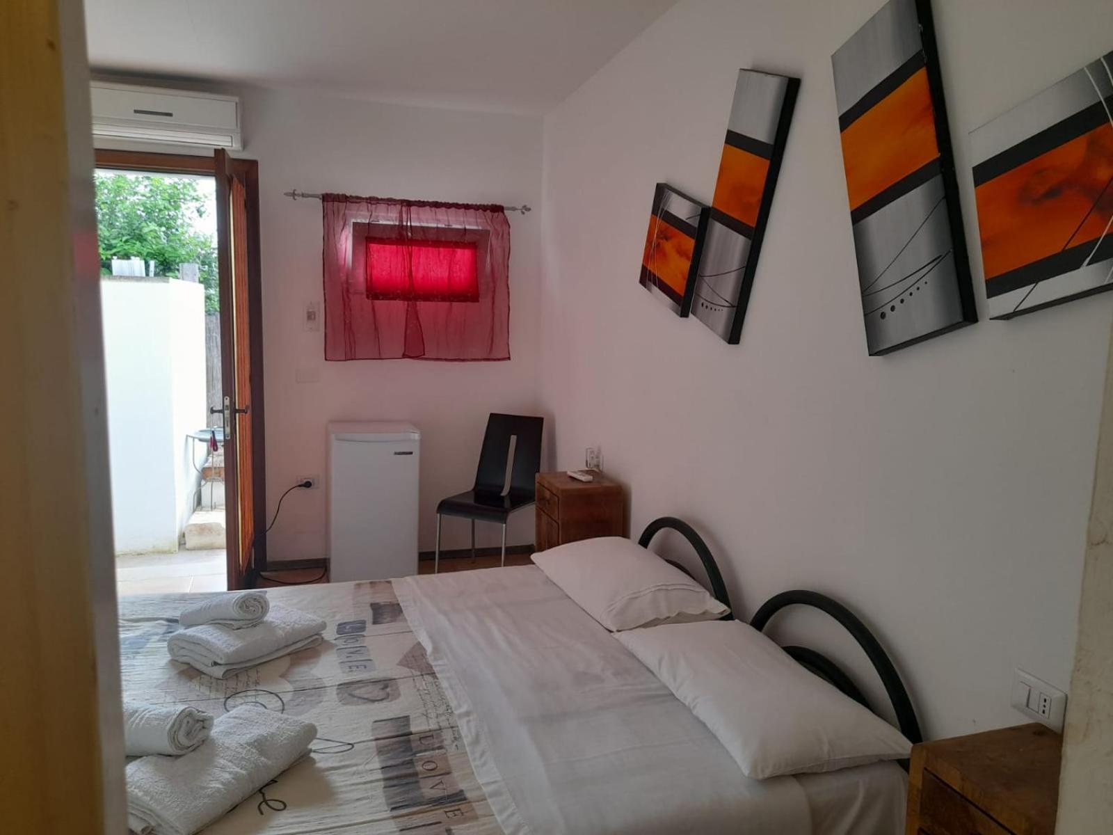 Guest House Parabita Luaran gambar